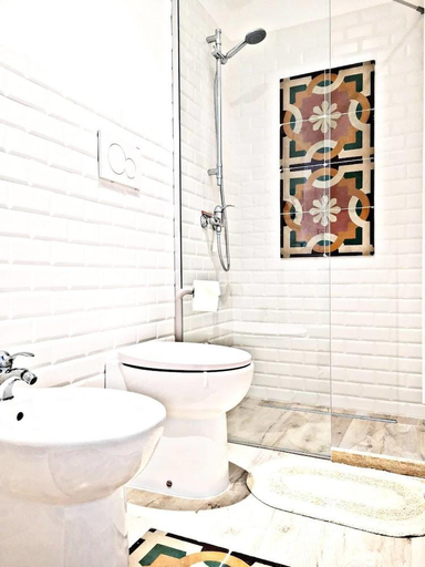 Bathroom 5, Eccelsoleccese, Lecce