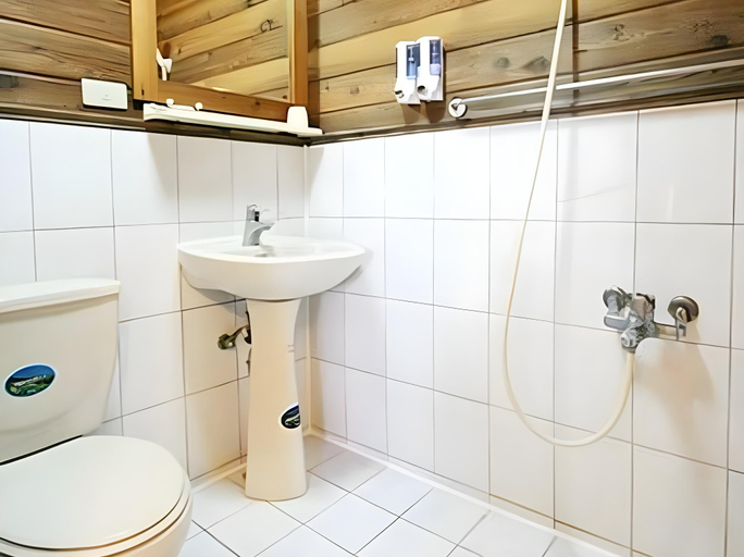 Bathroom 2, Rensheng Resort, Chiayi County