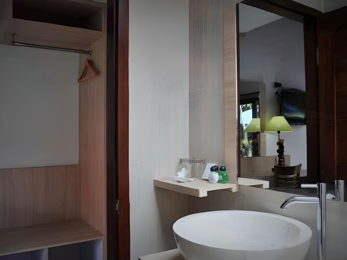 Bathroom 4, Wait Garden Cottage, Klungkung