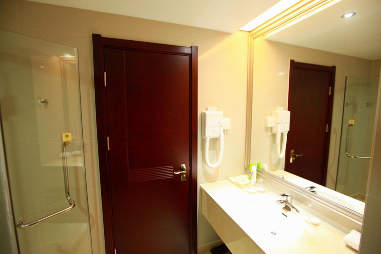 Bathroom 3, Dynasty International Hotel, Tai'an