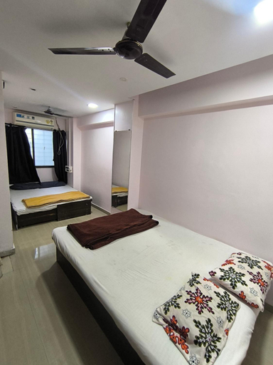 Bedroom 2, Hotel Swarajya, Kolhapur
