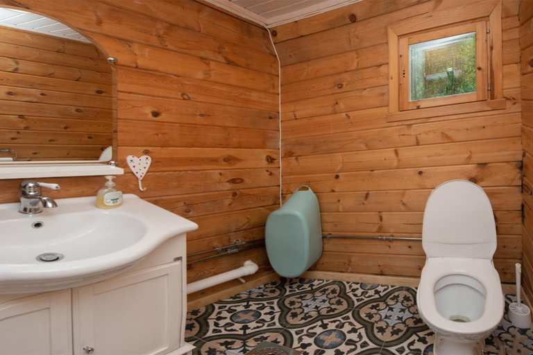 Bathroom, Maristua, Målselv