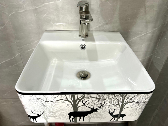 Bathroom 3, Ngọc Ánh Hotel, Cô Tô
