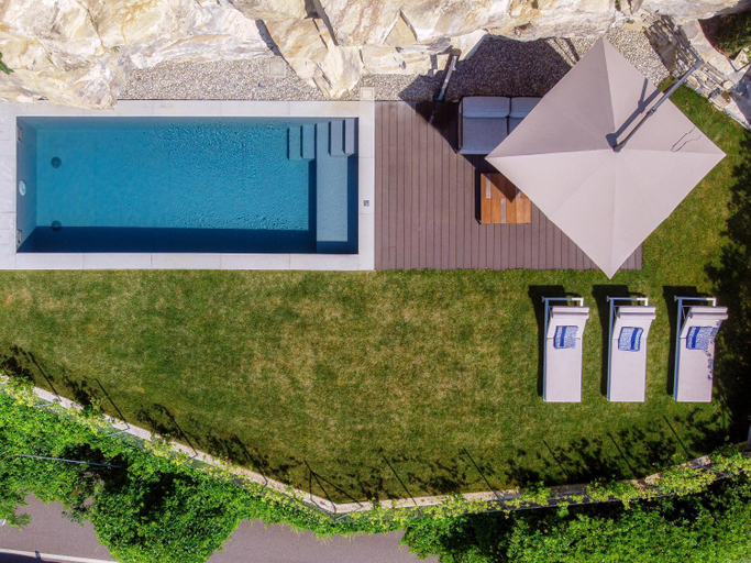 Sport & Beauty 2, The Rock - by MyHomeInComo, Como