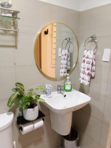 Bathroom 2, The SPLENDOR comfortable living by Awsom Phil, Pasay City