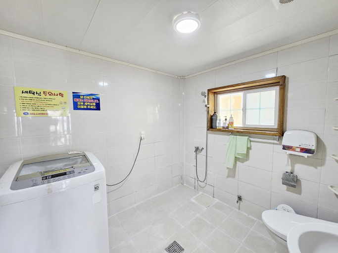 Bathroom, Udo Pension Haeyeon, Seogwipo