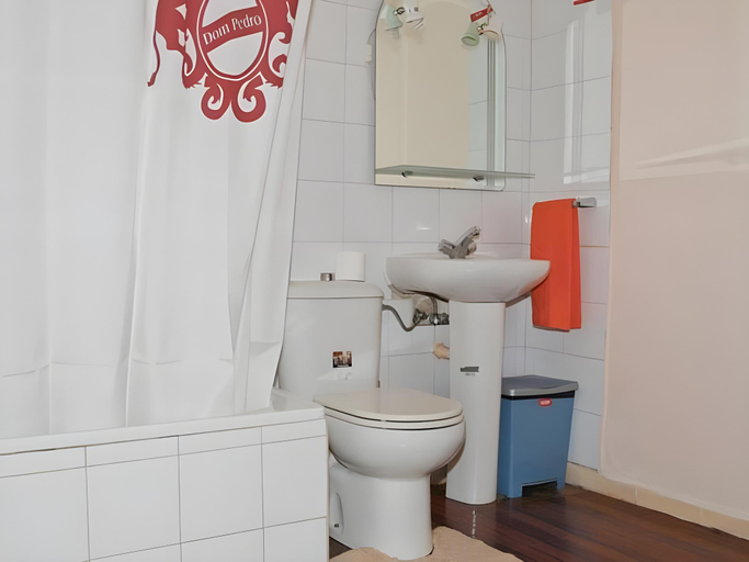 Bathroom 2, Hostal Loyola, Madrid