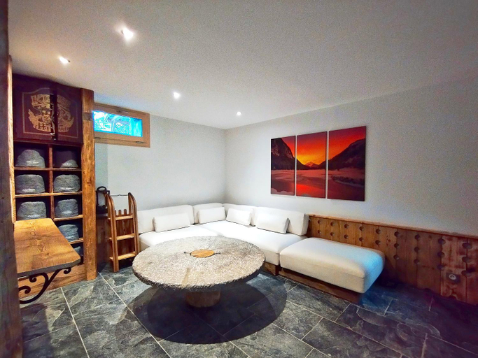 Bedroom 2, Alpine Vibes Guest Chalet - Spa - Sauna - Premium Location, Haute-Savoie