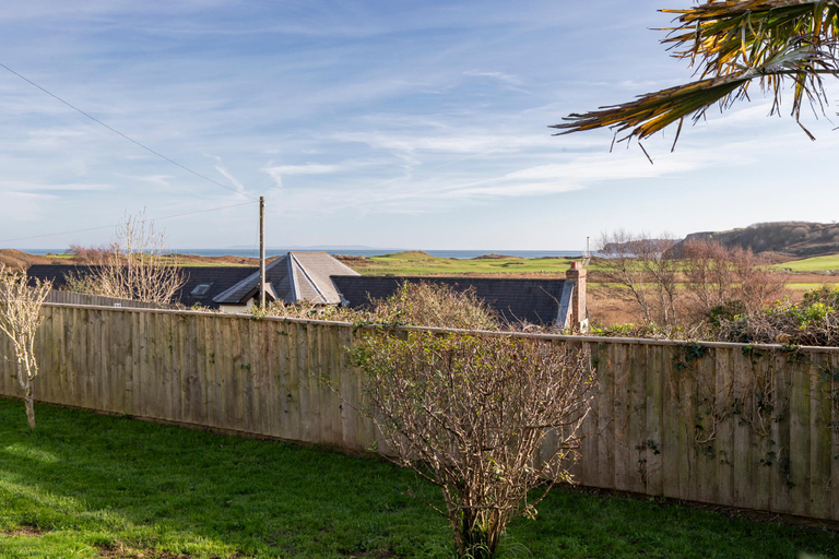 2, Gorse Cottage - Sea Views, Village Centre, Pembrokeshire