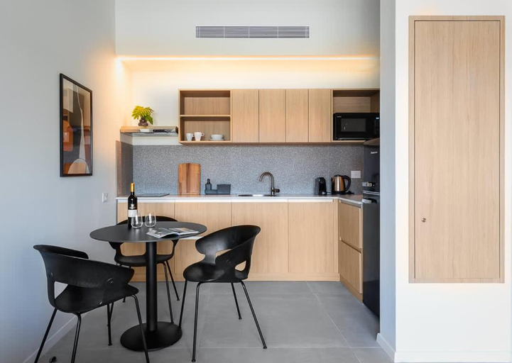 2, Tayo Studios & Apartments