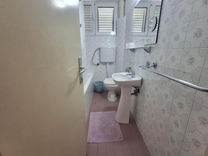 Bathroom 3, Apartment Stefan