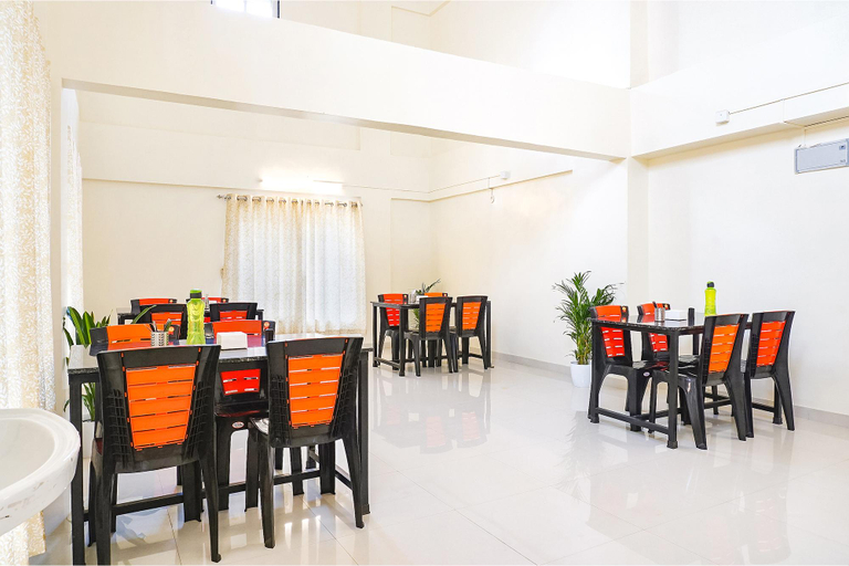 Food & Drinks 4, FabHotel Majestic Luxurious - Nr. Rajaram Bhiku Pathare Stadium, Pune