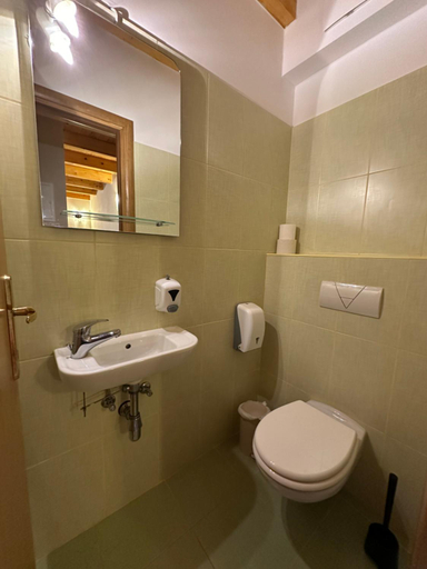 Bathroom 2, Old town apartments Trogir - free parking, Trogir