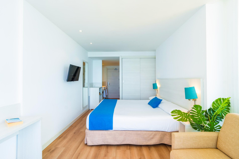 Bedroom 3, Sentido Benalmadena Beach, Málaga