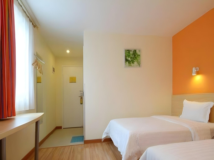 Bedroom 2, 7 Days Inn Quanzhou Anping Bridge Shuitou Stone Material Market, Quanzhou