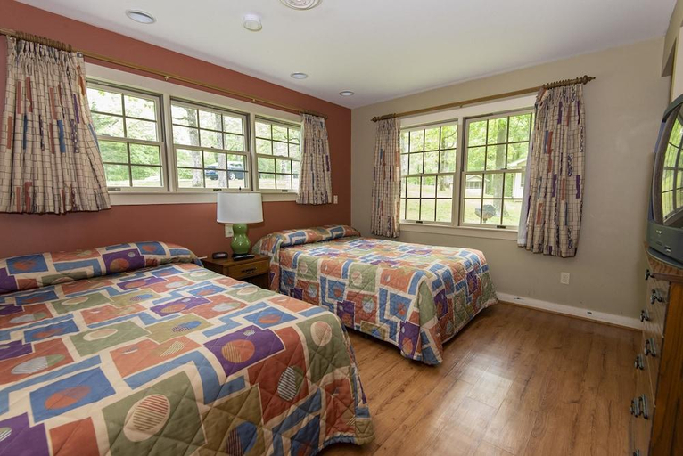Bedroom 3, Kenlake State Resort Park, Marshall