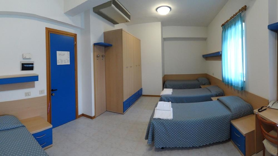 Bedroom 2, Bella Italia Sport Village, Udine