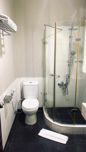 Bathroom 4, Oxville Hotel Padang, Padang