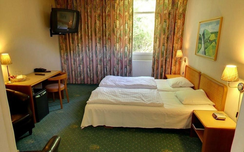Bedroom 2, St Binderup Kro, Rebild