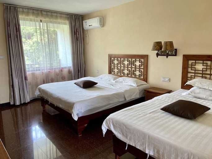 Bedroom 3, Yangshuo Riverside Retreat Hotel, Guilin
