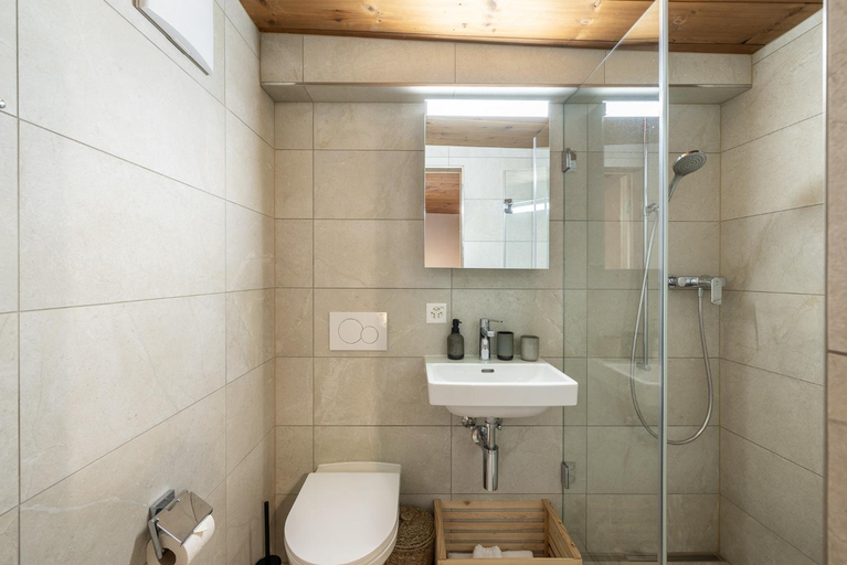 Bathroom, Ustarea Spluga, Inn