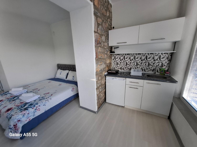 Bedroom 2, Apartment Ain Naum