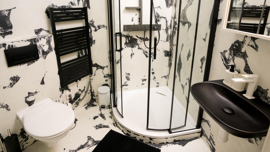 4, Black & White Apartment Prague by Wenceslas Square and Muzeum, Praha 1