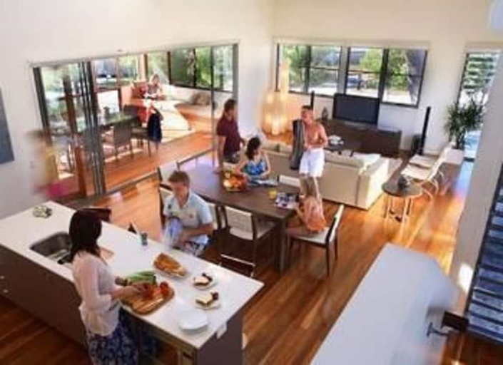 Food & Drinks 4, Beach Road Holiday Homes, Noosa Bal