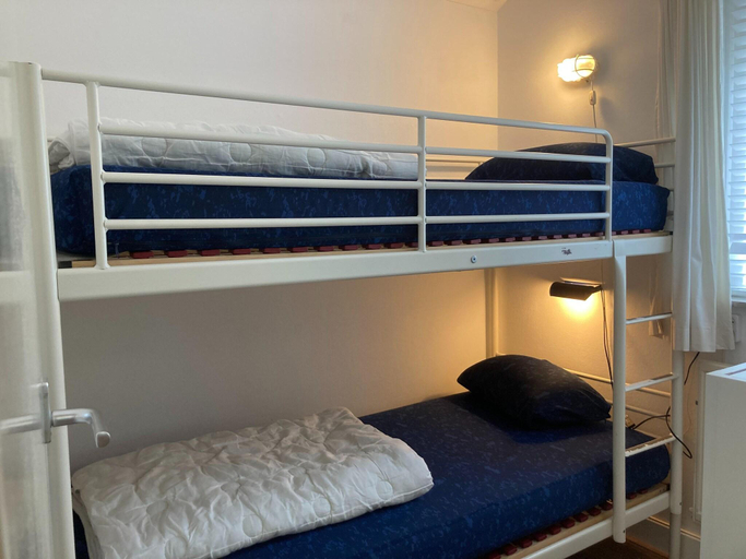 Bedroom 3, Beautiful holiday home Zeeroos in Zeeland, Veere