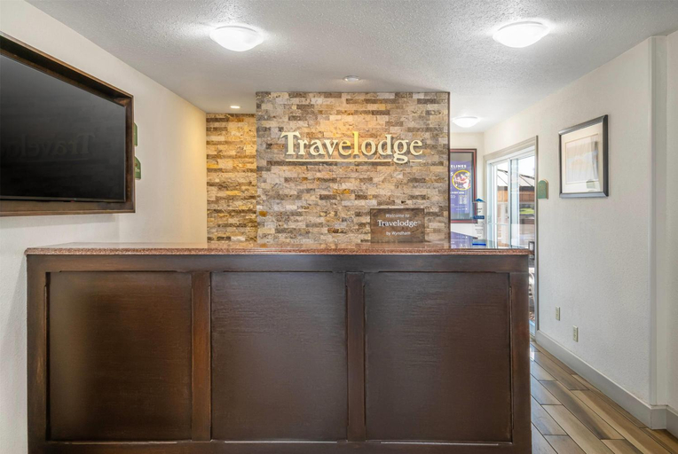 Public Area 2, Travelodge by Wyndham Gananoque, Leeds and Grenville