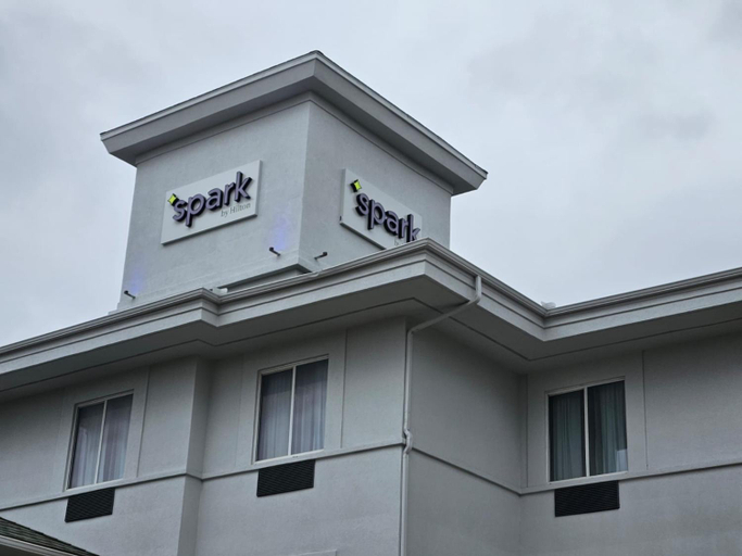 Exterior & Views 1, Spark by Hilton Killeen, Bell