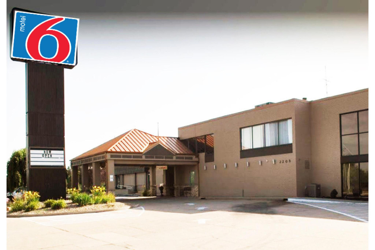 Exterior & Views, Motel 6 Hastings, NE, Adams