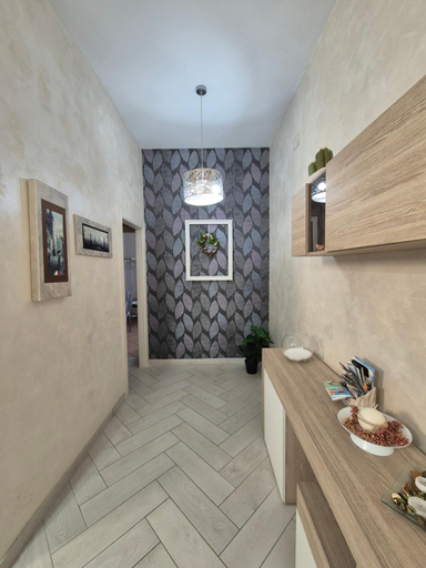 Bathroom 3, Tommy's Apartment, Napoli