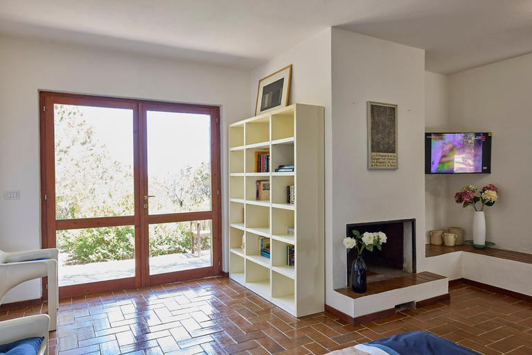 Shared lounge/TV area 5, Villa Cruzitta, Sassari