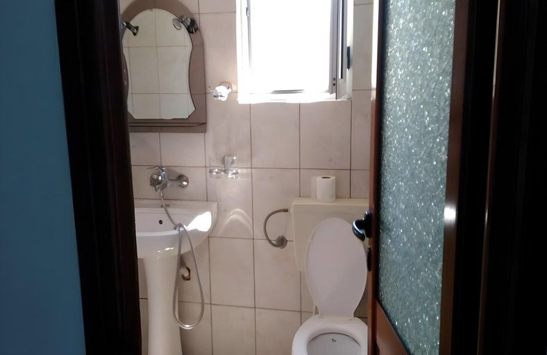 Bathroom 4, Studio Zaimi, Vlorës