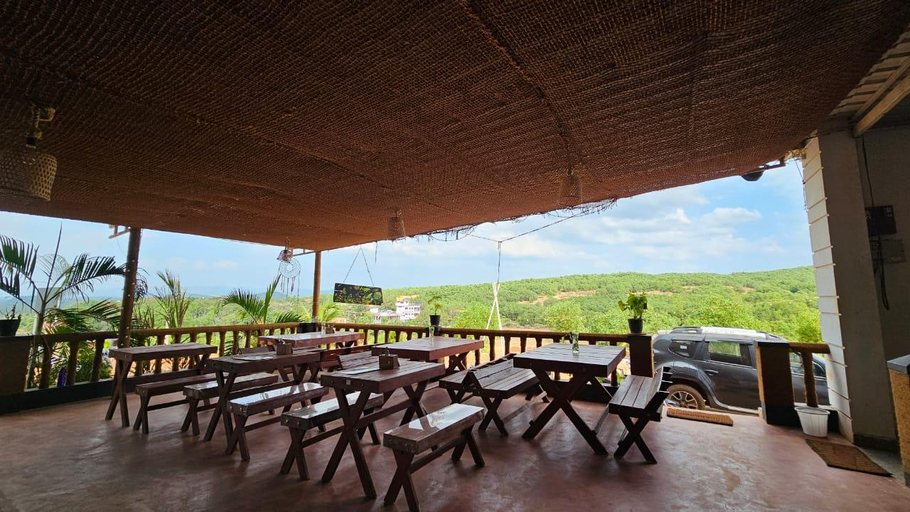Food & Drinks, Aaroha Hill Top, Uttara Kannada