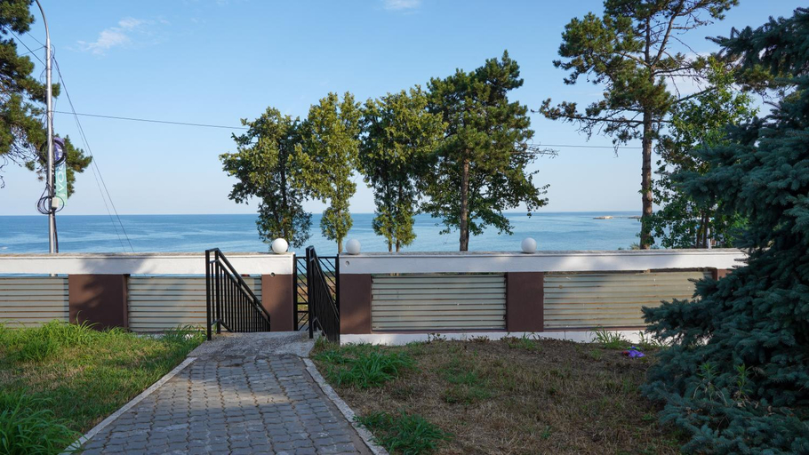 Others 5, Complex Vile Neptun-Olimp, Mangalia