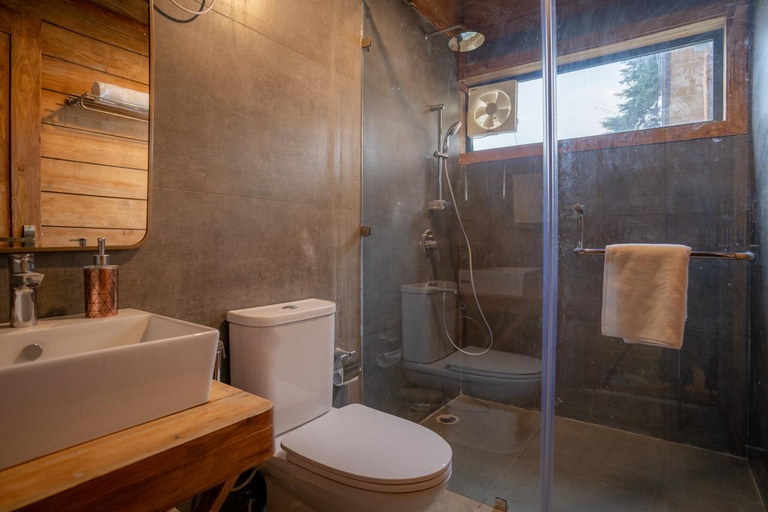 Bathroom 3, Avalon Cottage, Tehri Garhwal