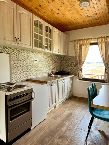 Others 3, Highlander villas