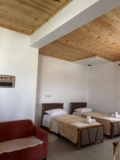 Bedroom 4, Georgemishel Guest House, Beratit