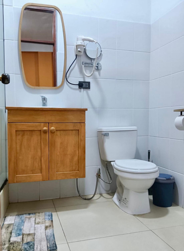 Bathroom 4, Family Surf Chicama, Ascope