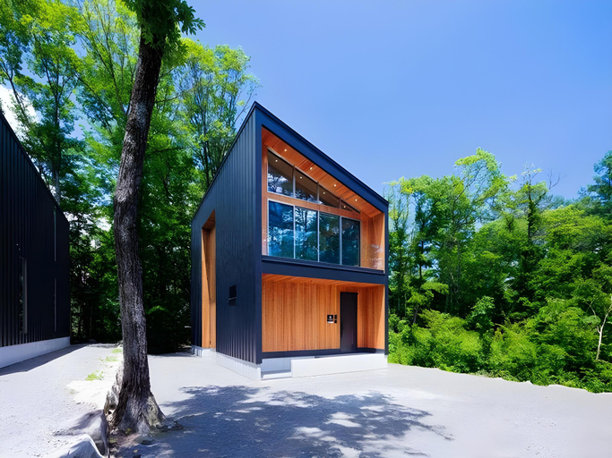 Exterior & Views