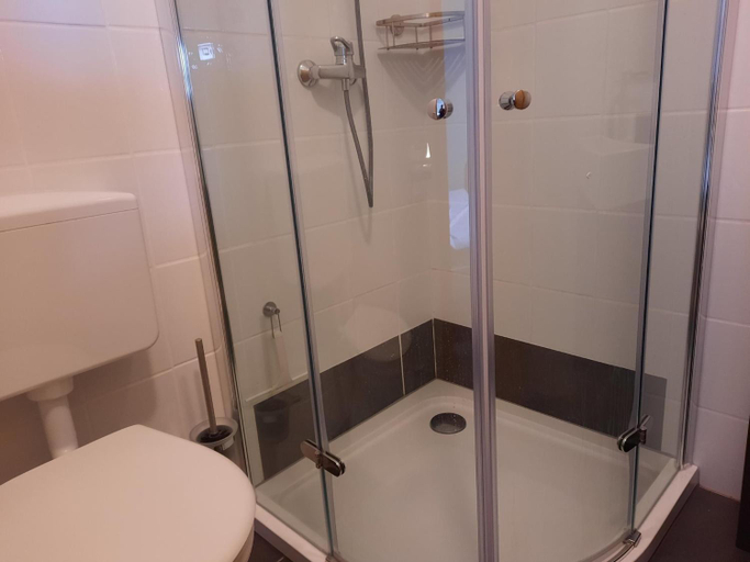 Bathroom 3, Ferienwohnung am Oase am Vilzsee, Mecklenburgische Seenplatte