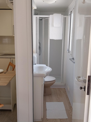 Bathroom 3, Villaggio Turistico Maderno, Brescia