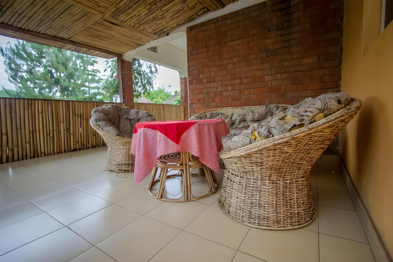 Others 5, Muhabura Motel, Jinja