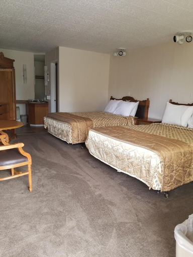 Bedroom 2, Plaza Motel, Franklin