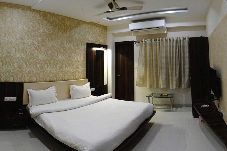Others 3, Hotel Kamad Giri, Ujjain