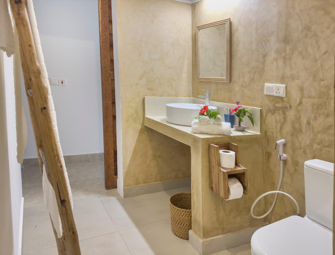 Bathroom 3, The Coco Paradise, Kusini