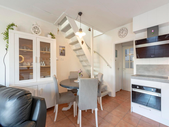 Others 5, Holiday Home Groote Keeten near Beach, Zijpe