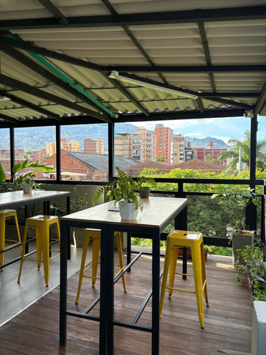 Food & Drinks, Casa hotel Los Laureles, Medellín
